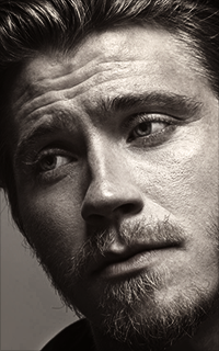 Garrett Hedlund B5SfDxUh_o