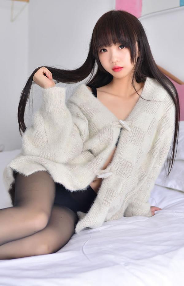 雪琪Cosplay–毛衣少女粉嘟嘟小嘴可爱写真(14)