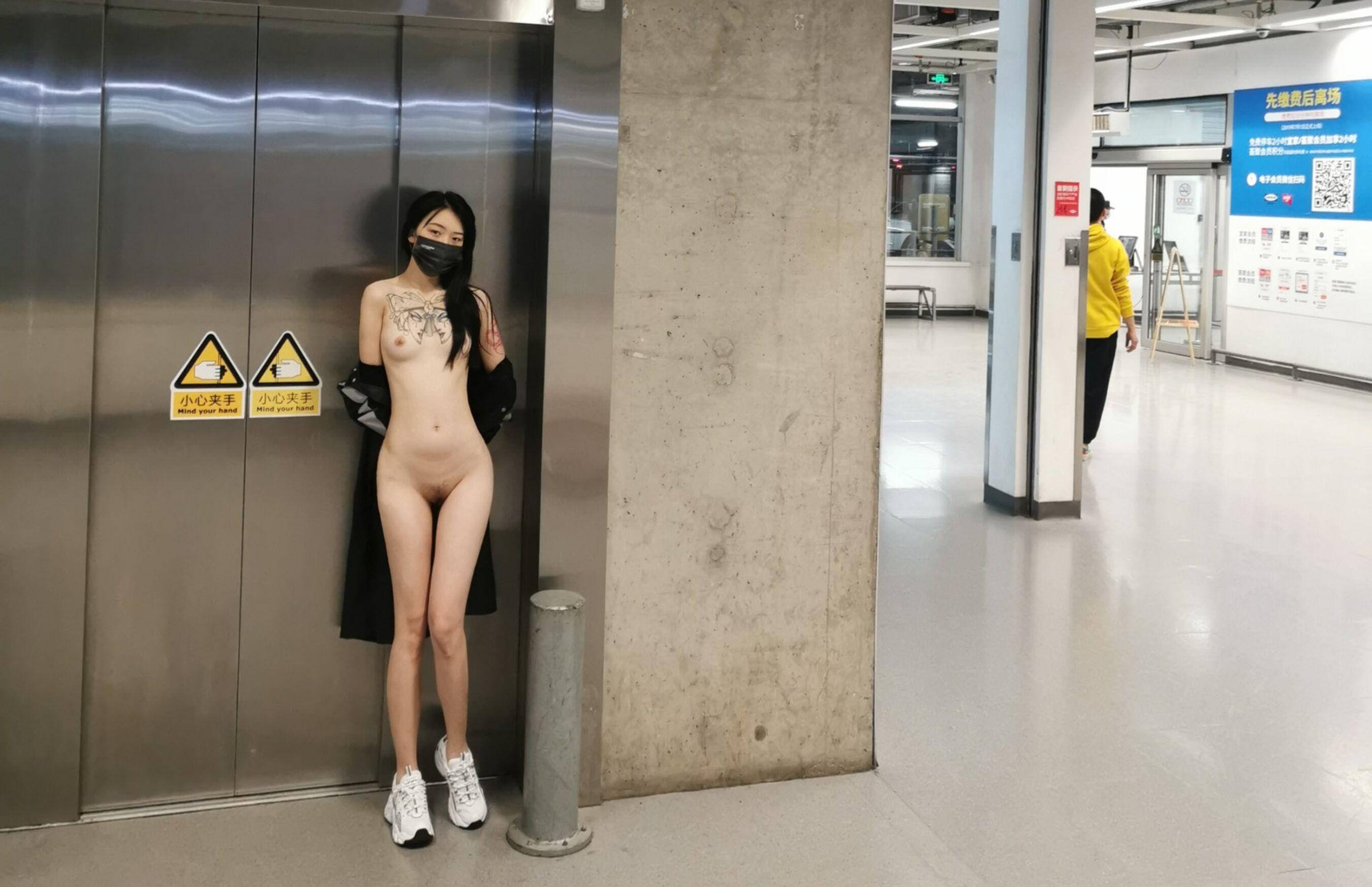 国模人体 国模奶瓶人体私拍套图(41)