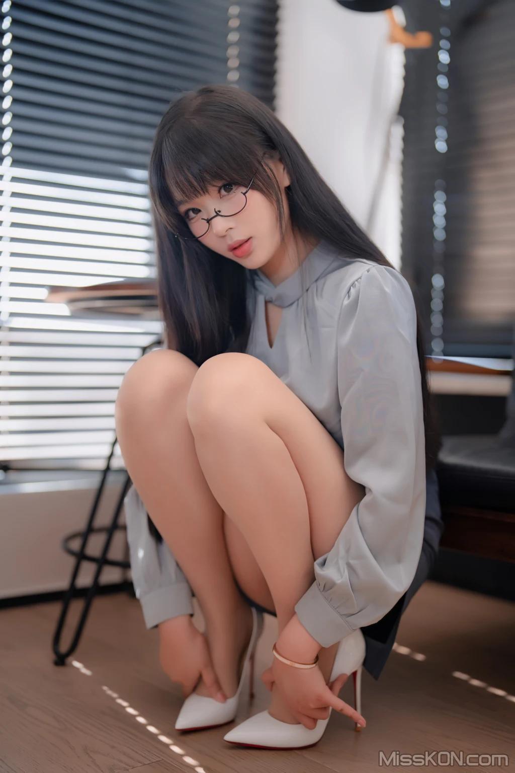 Coser@轩萧学姐: 蓝裙ol (190 photos )(104)