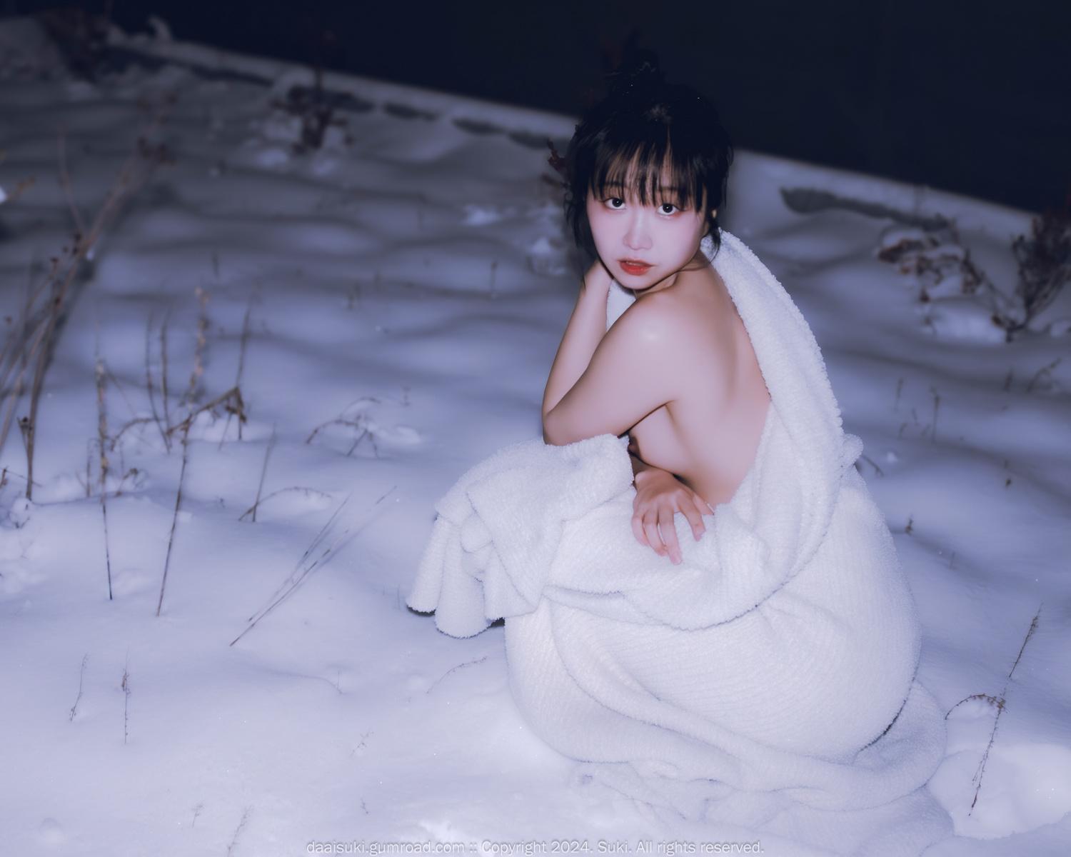 Suki 숙희, Photobook “Snowy Night” Set.01(5)