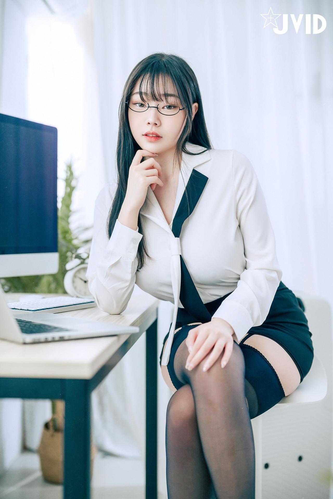 JVID 苡昕Slivia – 超巨乳女秘書 Set.01(3)
