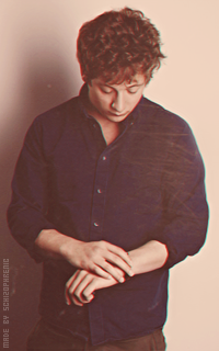 Jeremy Allen White 9GN1gTG2_o