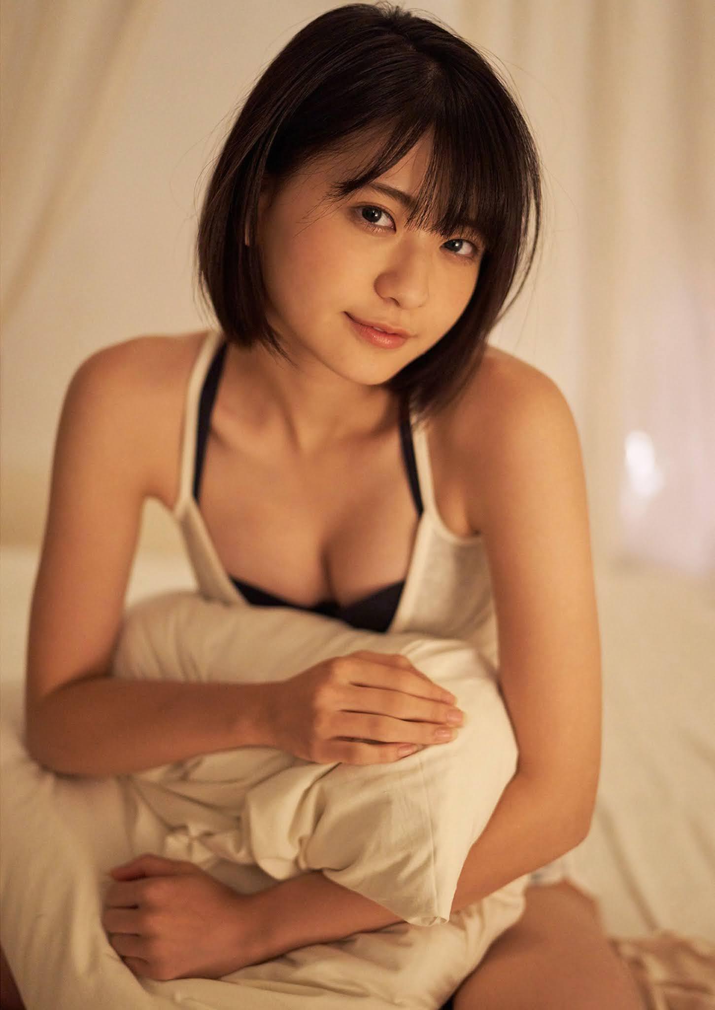 Minami Yamada 山田南実, Young Jump 2021 No.04-05 (ヤングジャンプ 2021年4-5号)(7)