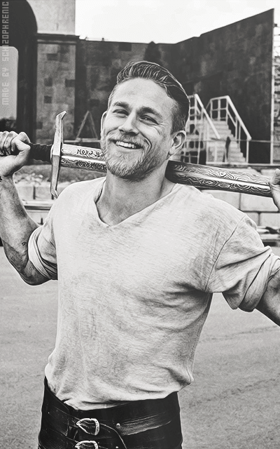 Charlie Hunnam Izm31cz5_o