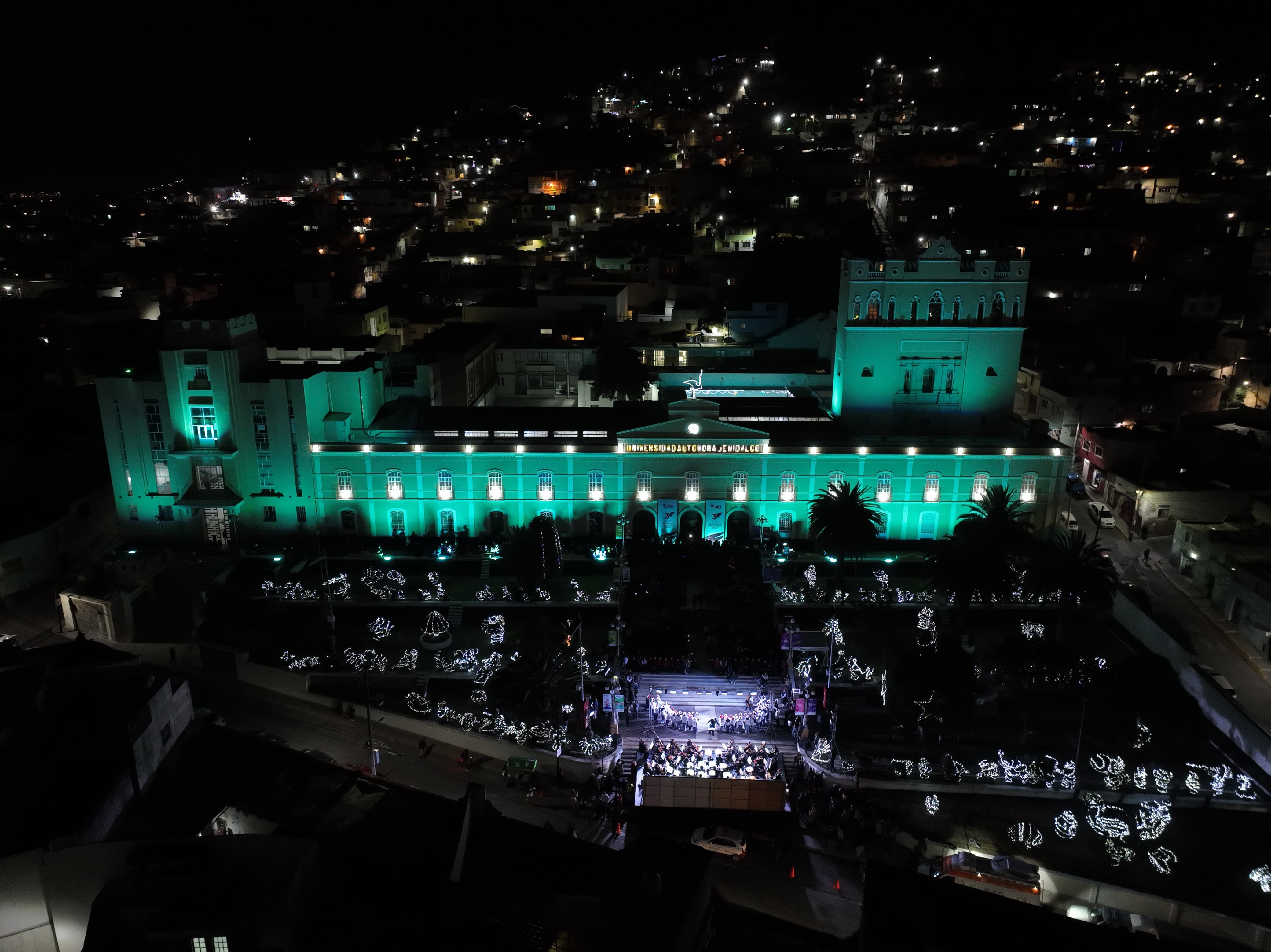 Arranca en UAEH temporada navideña con tradicional Encendido de 