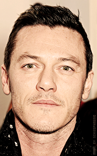 Luke Evans 4swrDpO7_o