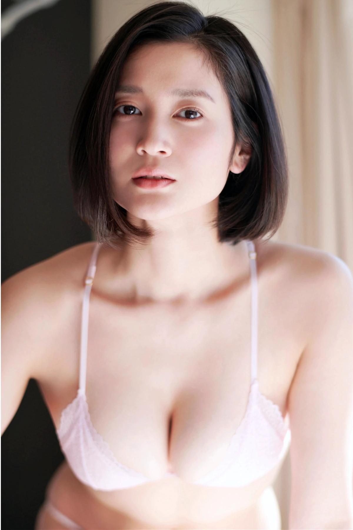 Arisa Deguchi 出口亜梨沙, 週刊現代デジタル写真集 「色めく昼下がり」 Set.01(16)