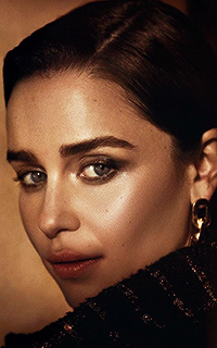 Emilia Clarke 8Q0okAd1_o