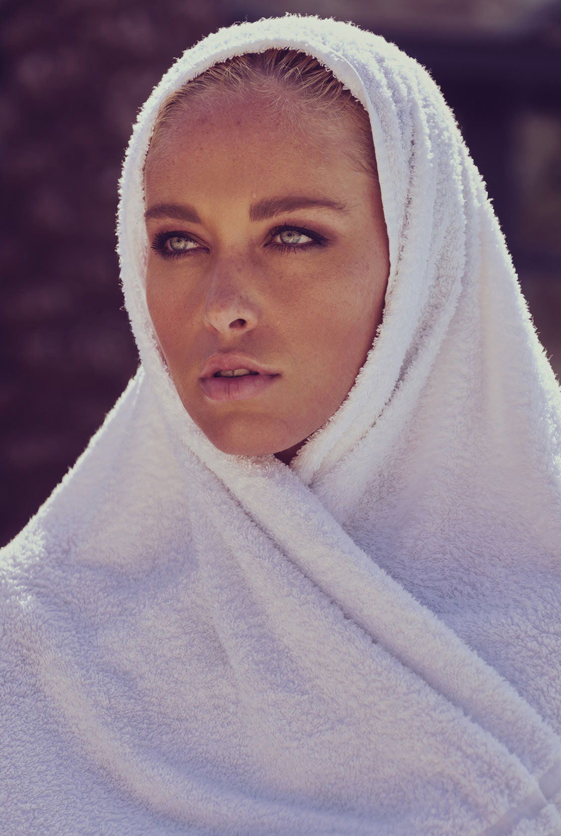 Viktoria Yarova nude by Oliver Meyer Отдых у бассейна с сексуальной Викторией Яровой / фото 19