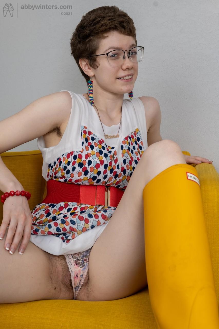 Short haired nerd Morgan K reveals her big juggs and toys her hairy pussy(2)