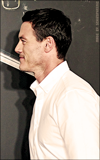 Luke Evans S4qEv8En_o