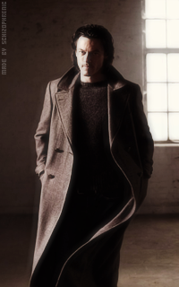 Luke Evans A5GPl53H_o