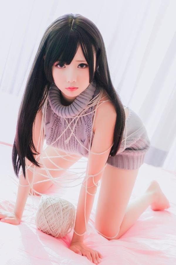 Cosplay面饼仙儿–露背毛衣私房写真(16)