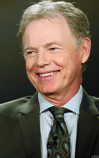 Bruce Greenwood IdW1Vrek_o