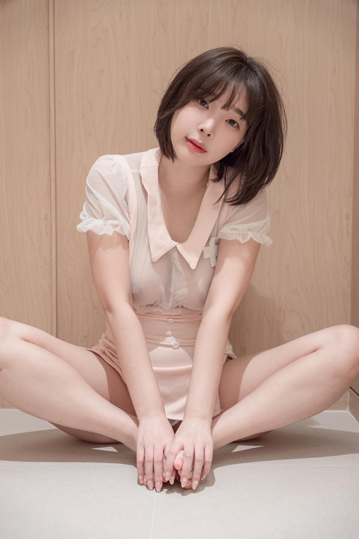 Kang Inkyung 강인경, Photobook ‘Private Nurse’(11)