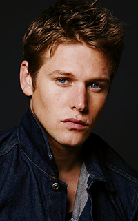 Zach Roerig  Jlz6CkfD_o