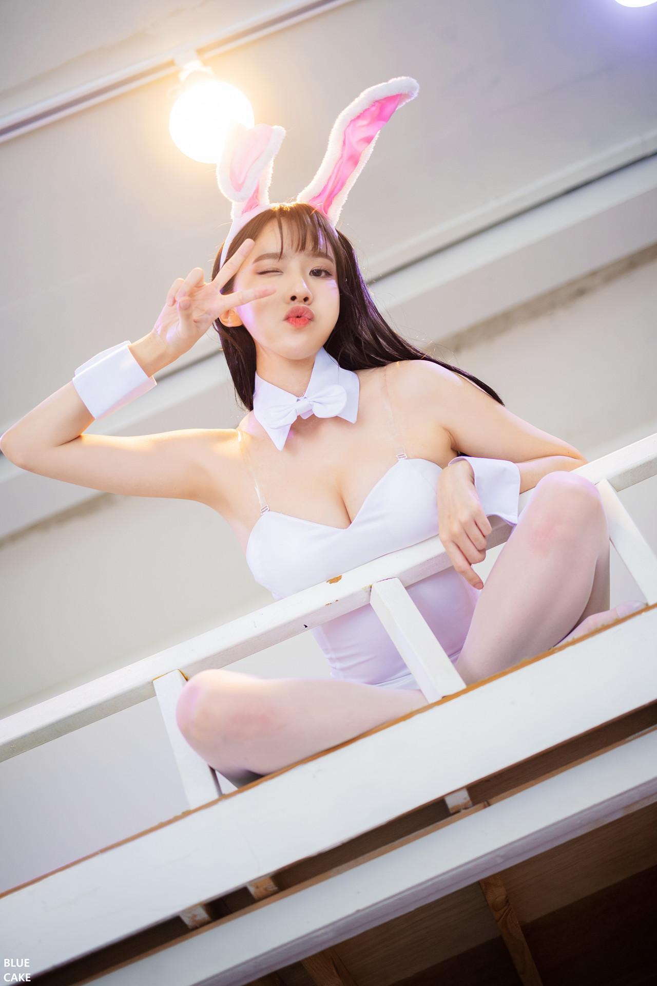 Lee Ahrin 이아린, BlueCake ‘White Black Bunny’ Set.01(52)