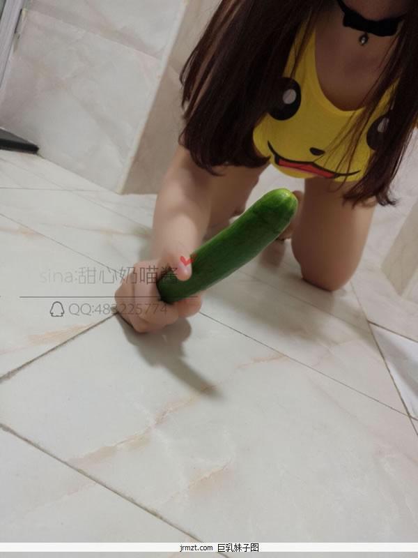 极品网红MM小黄瓜人体套图大胆写真(14)