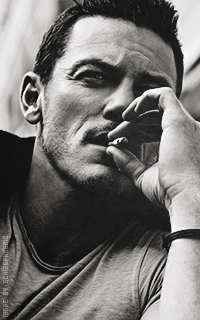 Luke Evans BZfy2Pyi_o