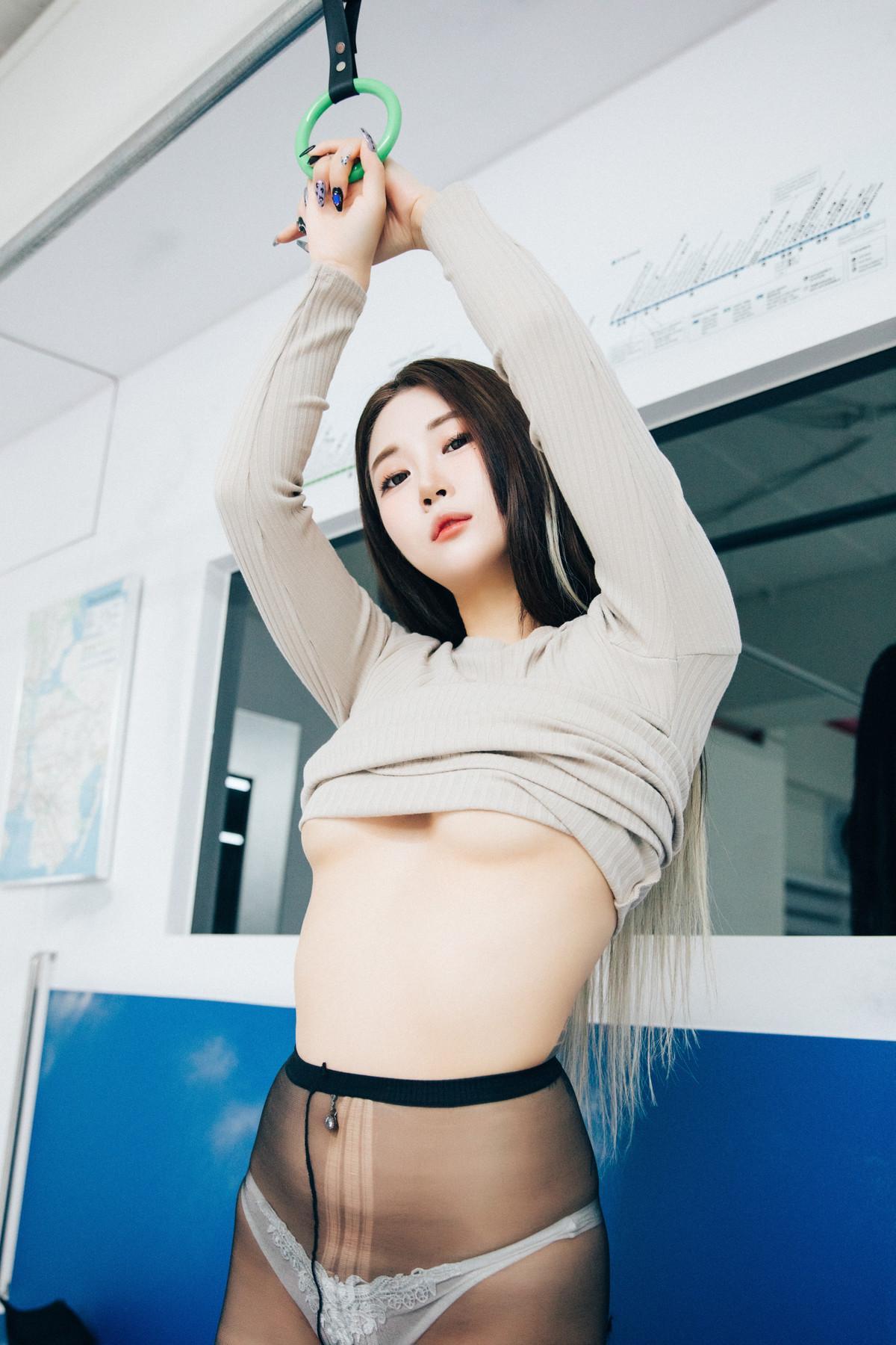 Jeong Bomi 정보미, [Loozy] Bondage Subway Set.02(10)