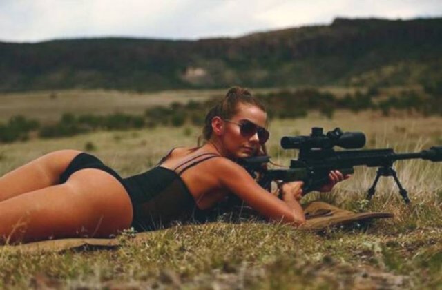 WOMEN WITH WEAPONS...9 OeCEUSKm_o