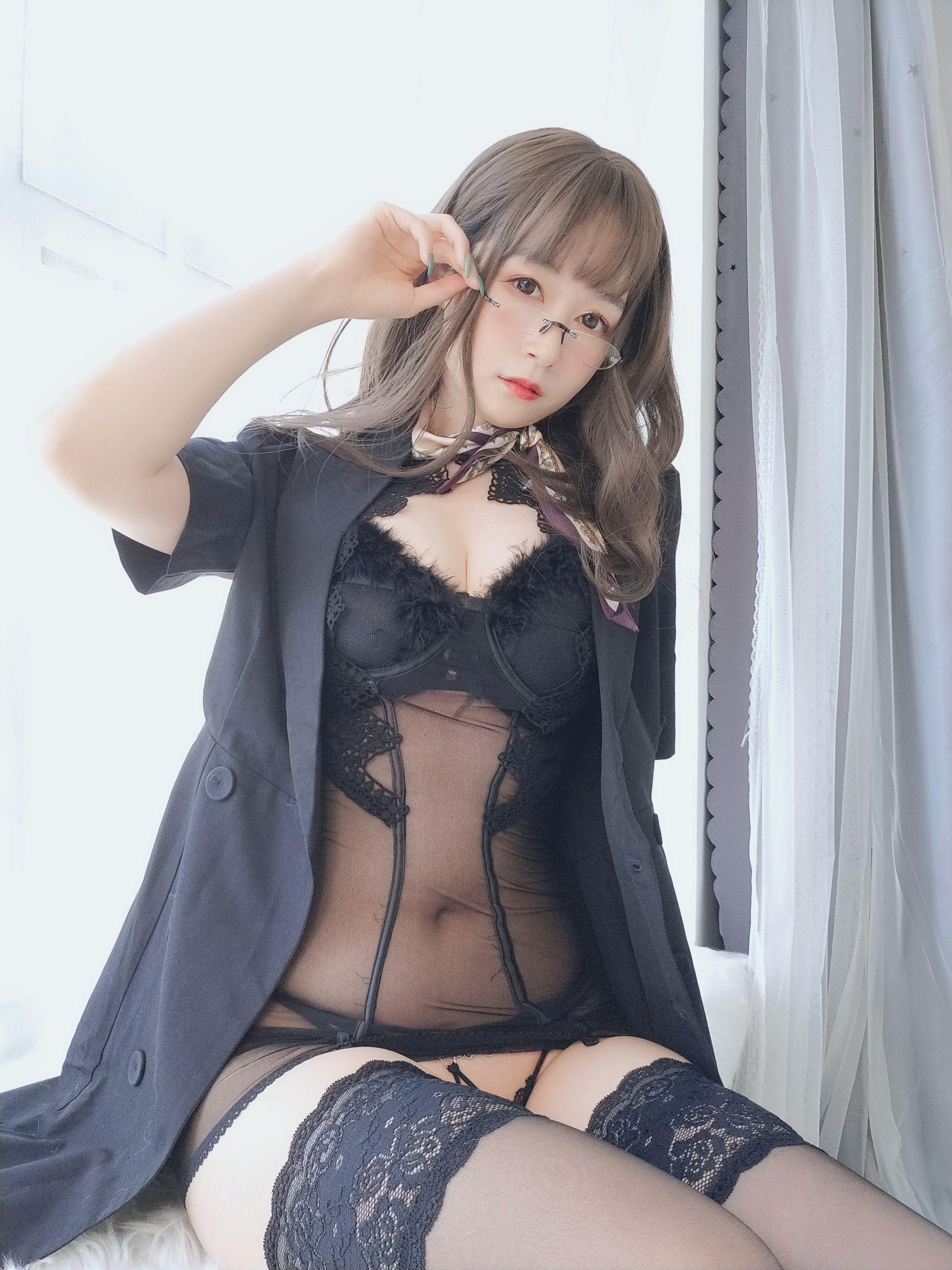 [Cosplay] Coser小姐姐白银 – OL下的内衣 写真集(63)