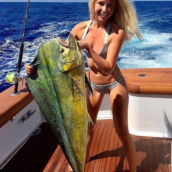 GIRL FISHING TQKbedql_o
