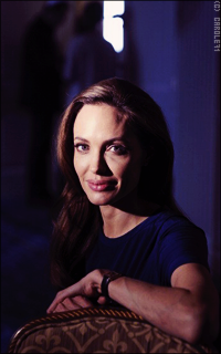 Angelina Jolie C7zzmSOC_o