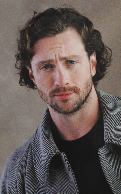 brunet - Aaron Taylor-Johnson - Page 2 DpnMAcRc_o