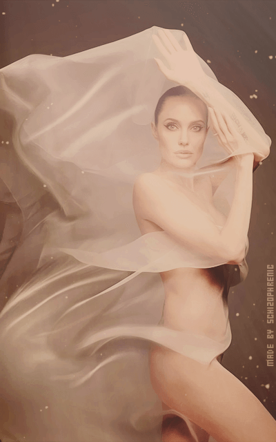 Angelina Jolie QBbyM8Ty_o