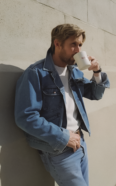 Ryan Gosling AWEQgWjA_o