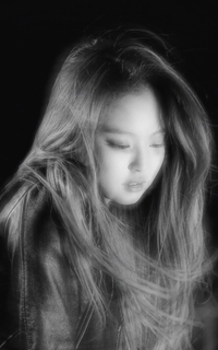 Kim Jennie  7yGoNymZ_o