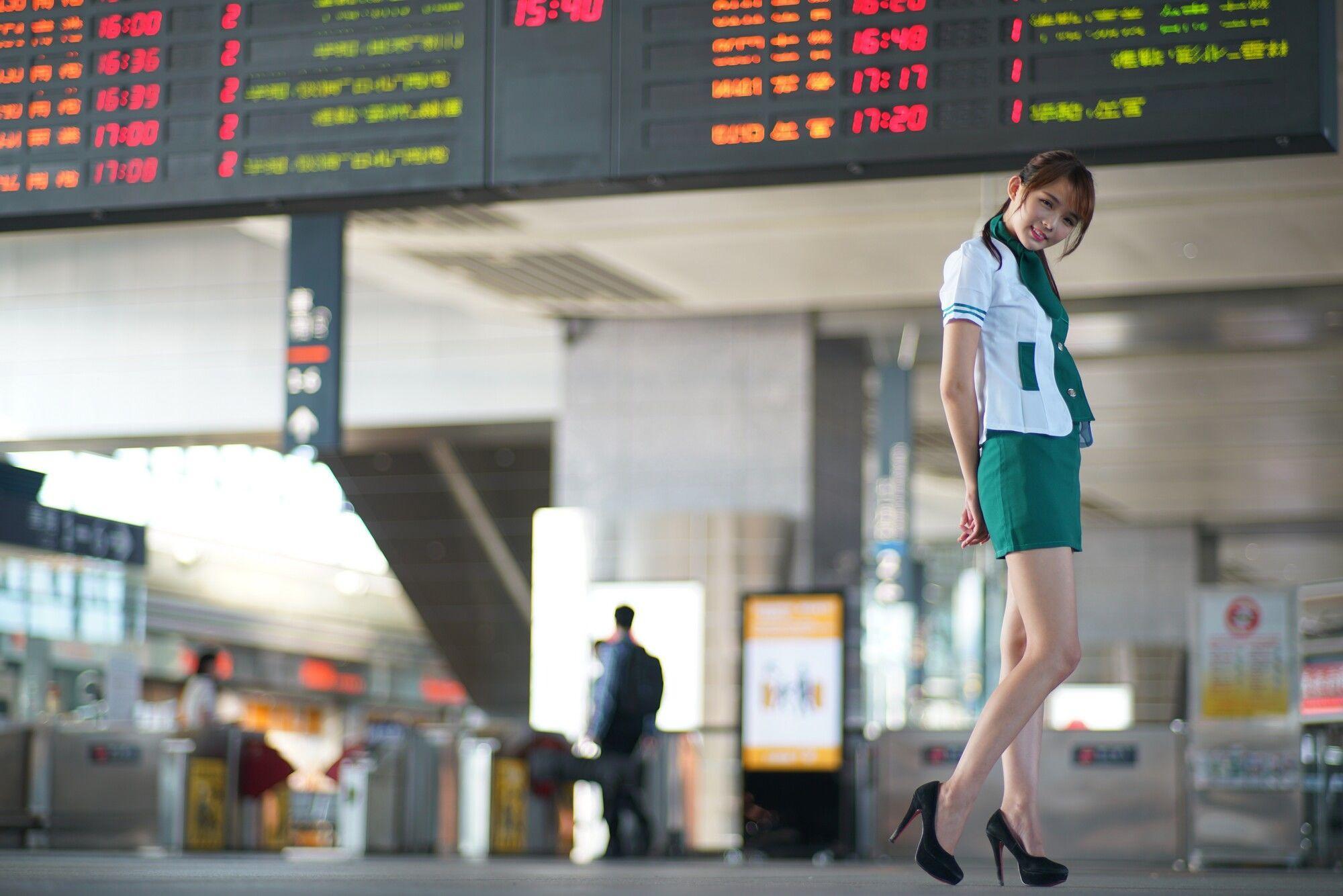 [台湾女神] 苏郁媛《烏日高鐵～空姐制服》 写真集(70)