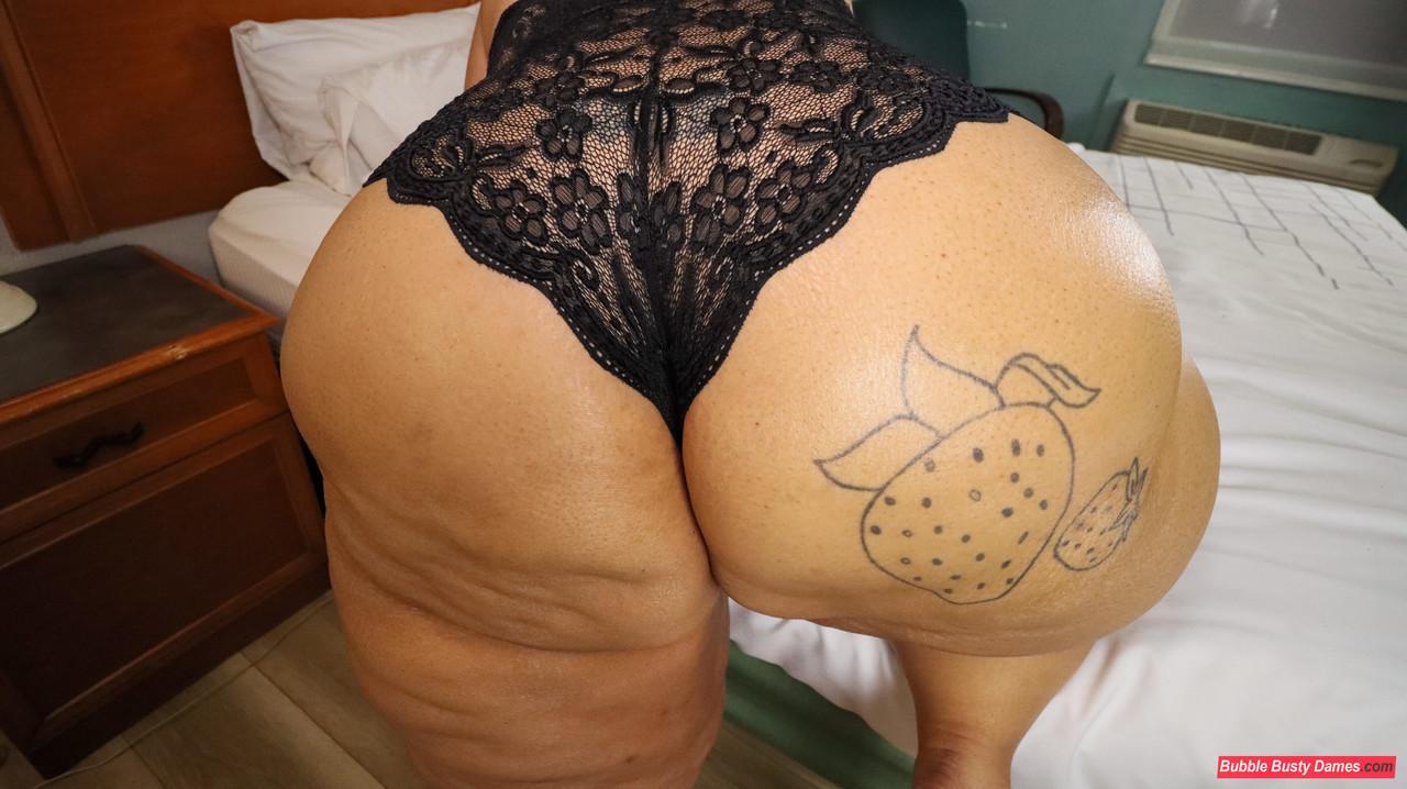 SSBBW Strawberrys Delight shows her massive ass in black lingerie(8)