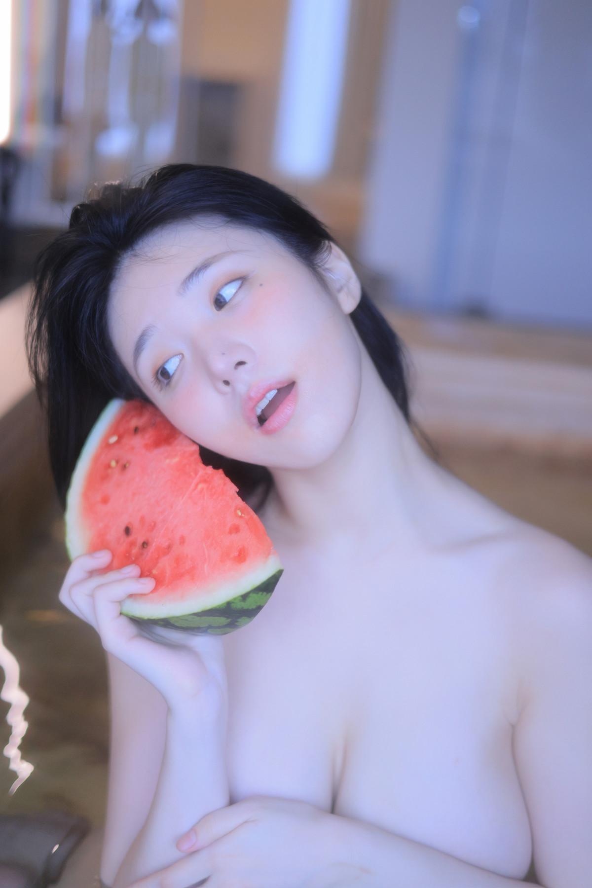 Yeon Woo 연우, Photobook “Suika” Set.01(31)