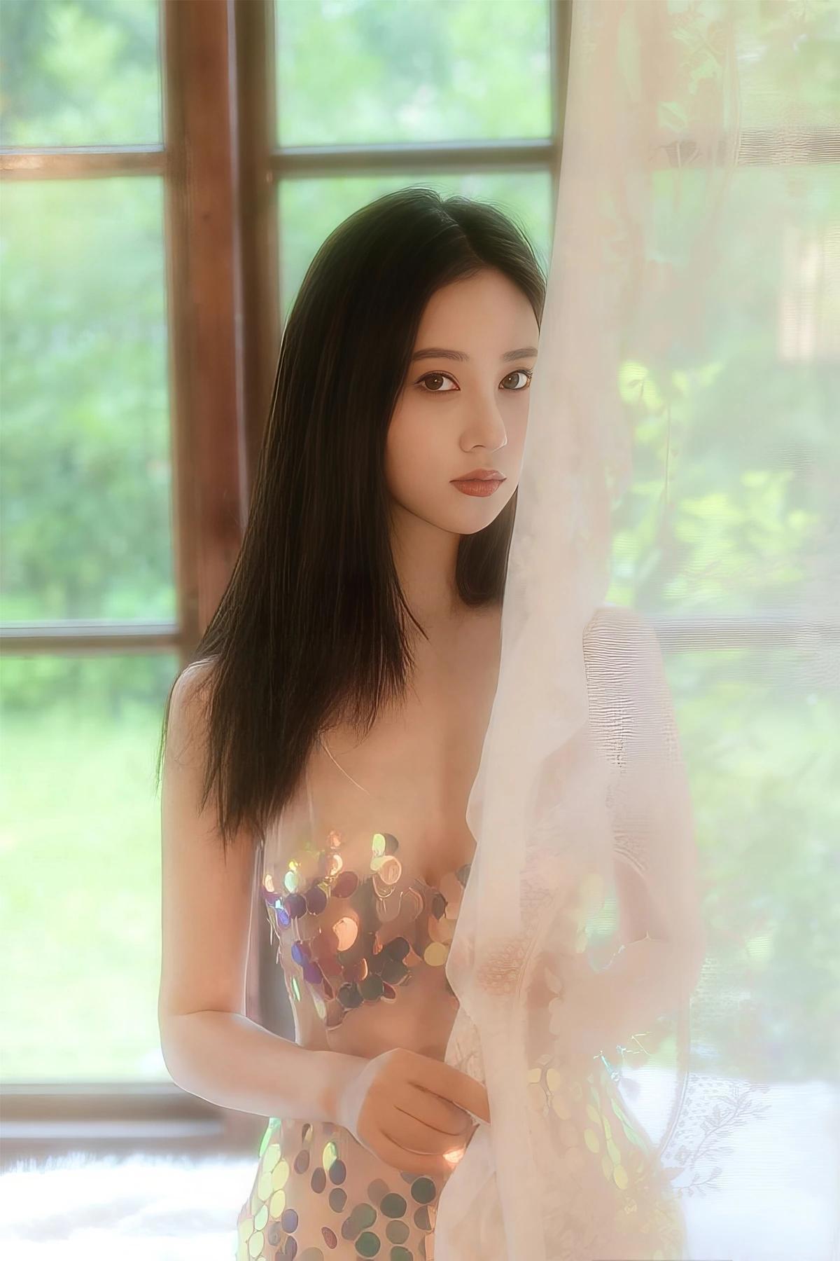 年年Nnian, 写真集 窗前(25)