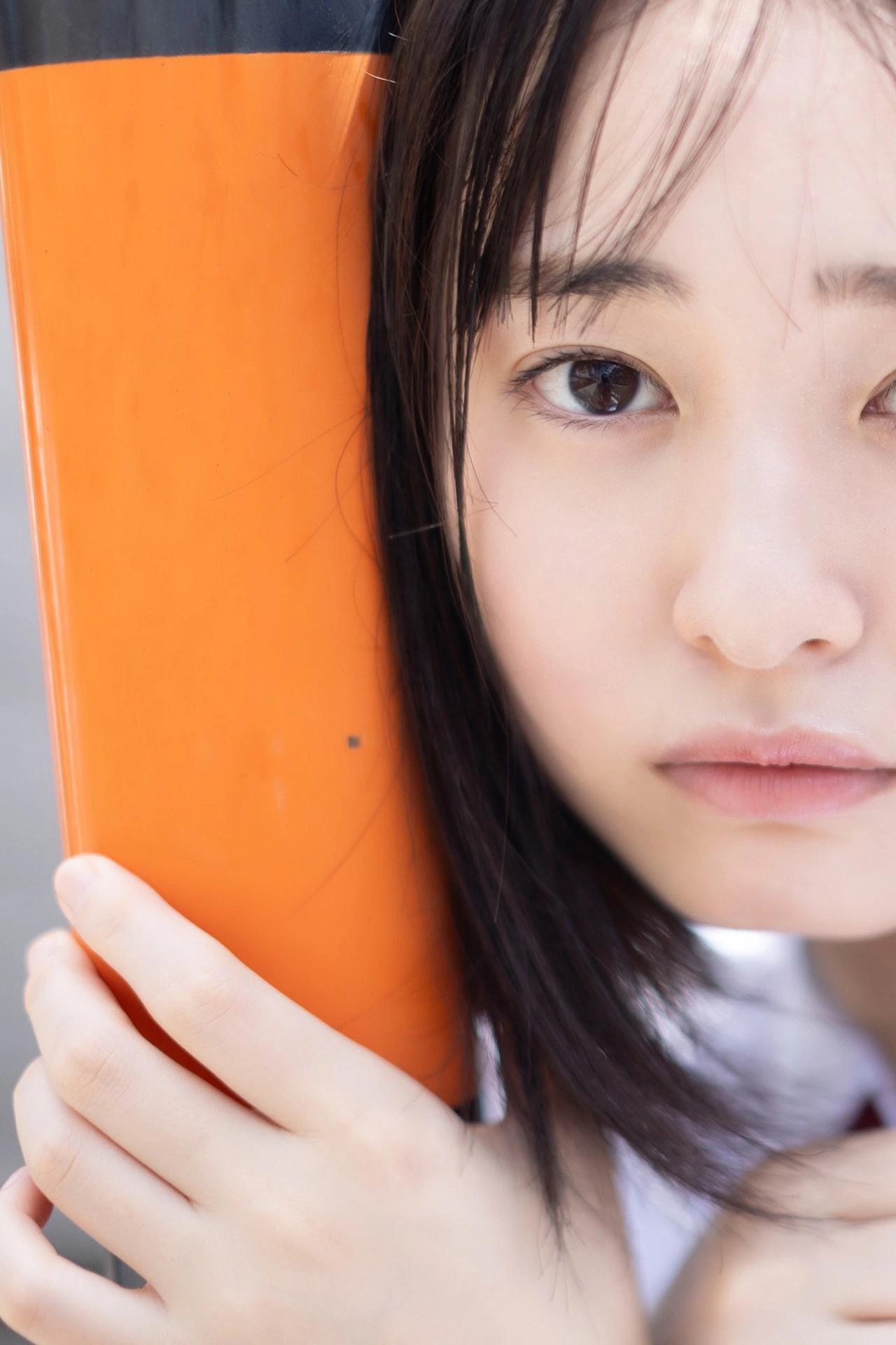 Miu Shirahama 白濱美兎, FLASHデジタル写真集 「ちょっぴりオトナ」 Set.01(4)