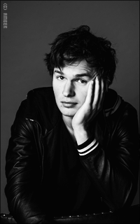 Ansel Elgort  9nL700Ma_o