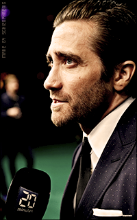 Jake Gyllenhaal - Page 3 AZOc8802_o