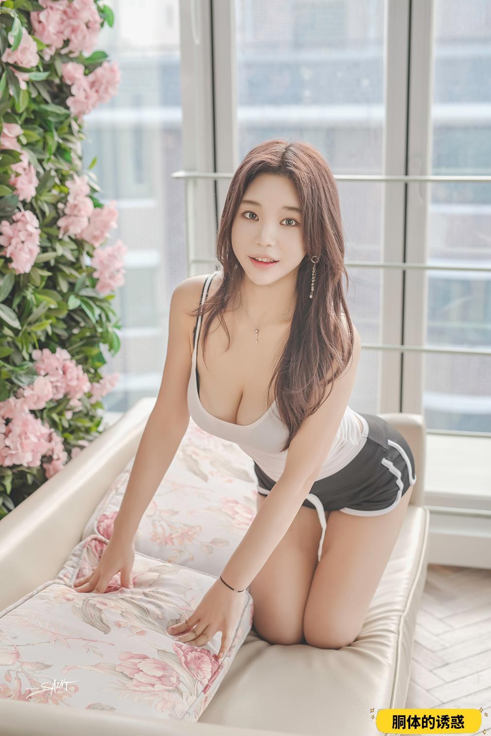 Zzyuri(쮸리) – NO.012 SAINT Photo life-VOL.01-1Year[51P-239.5M]