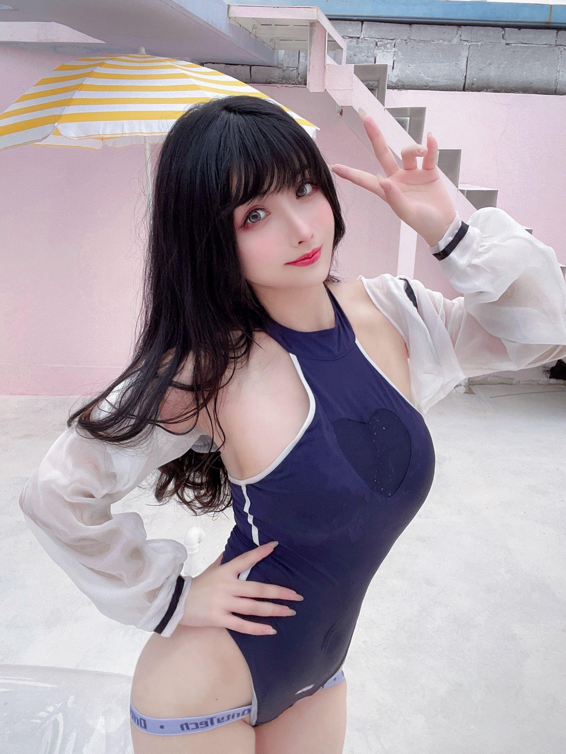 [网红COSER] rioko凉凉子 – 天台竞泳(31)