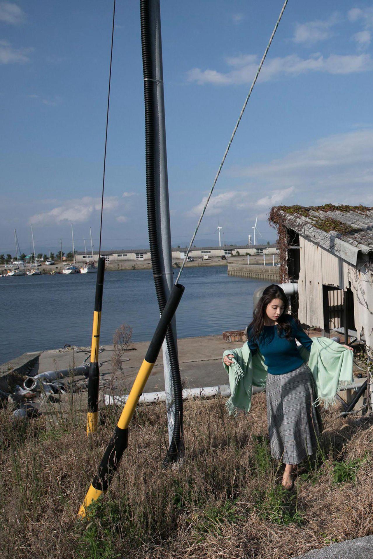 Miu Nakamura 仲村美海, 写真集 [背中を流して] Set.01(1)