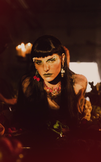 Lilith Czar (Juliet Simms) HZWTeMq6_o