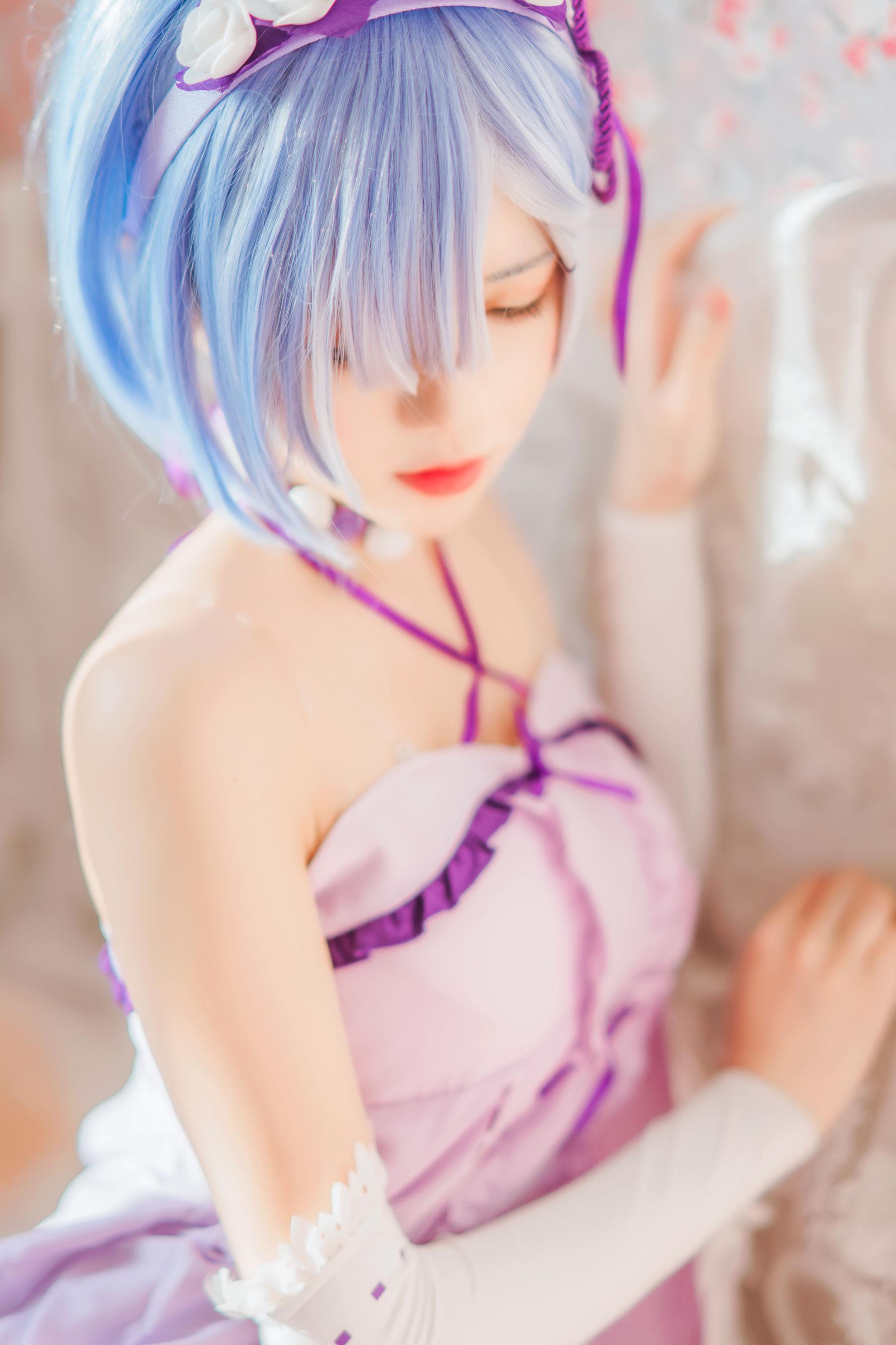 [Cosplay] 蠢沫沫 – 蕾姆小睡裙(17)