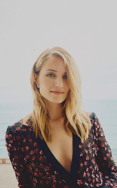 Dianna Agron - Page 2 7jbNF79X_o