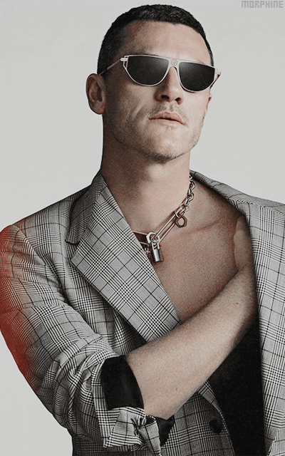 Luke Evans - Page 11 RX0TnIHX_o