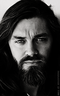 Tom Payne RRhmBVKY_o