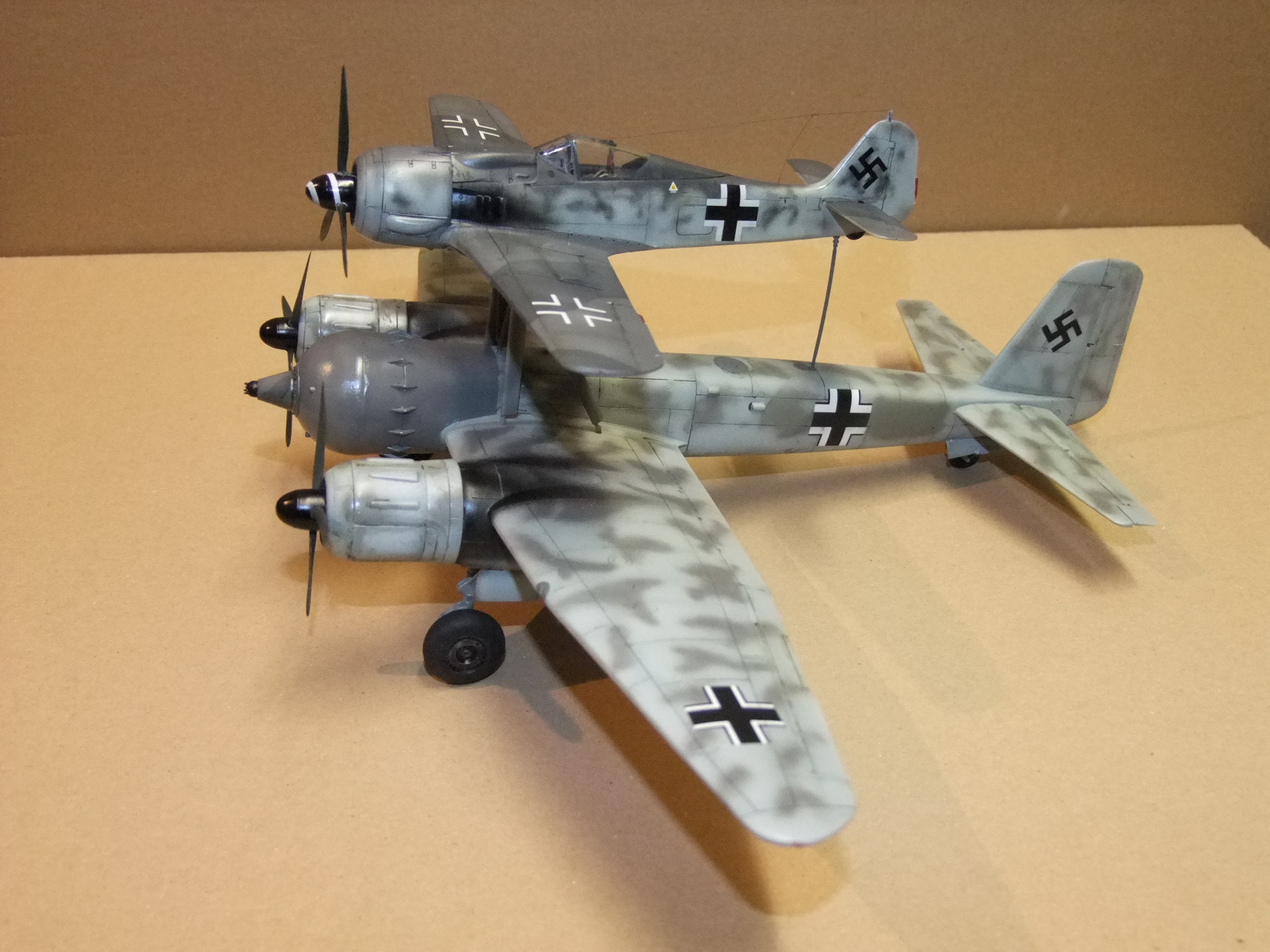Dragon 1:48 Mistel JU88 G-1 with FW190 A-8 - Ready for
