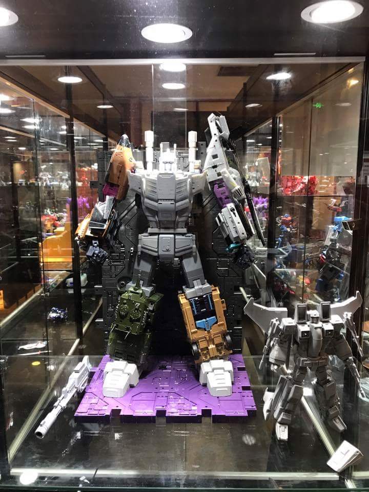 [Zeta Toys] Produit Tiers - Armageddon (ZA-01 à ZA-05) - ZA-06 Bruticon - ZA-07 Bruticon ― aka Bruticus (Studio OX, couleurs G1, métallique) - Page 3 UUyCnFi6_o